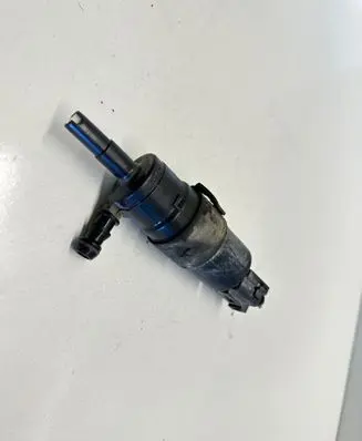 Audi A4 S4 B7 8E 8H Headlight washer pump 3B7955681 001016 1J0973722A