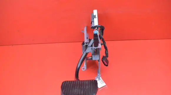 Volvo XC90 Accelerator throttle pedal