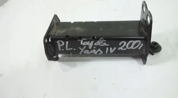 Toyota Yaris XP210 Front bumper shock/impact absorber 