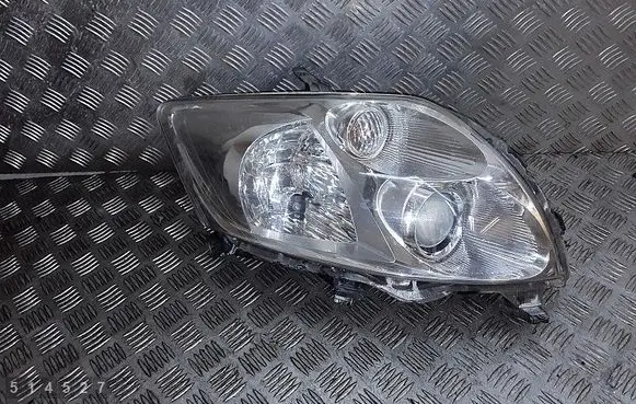 Toyota Auris 150 Headlight/headlamp 8111002470