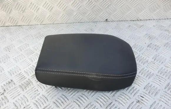 Nissan Qashqai J12 Armrest PU7538