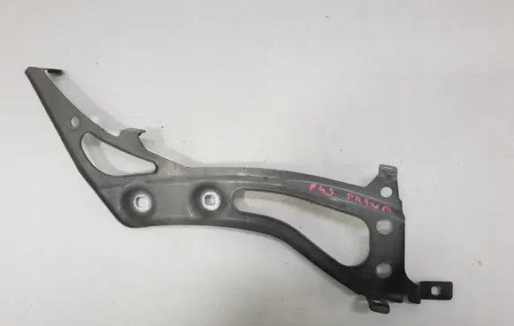 BMW 2 F45 Fender mounting bracket