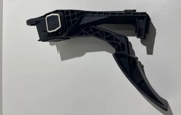 Mercedes-Benz ML W164 Accelerator throttle pedal A1643000104 020608 ZGS007