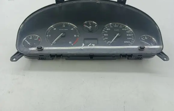 Peugeot 406 Speedometer (instrument cluster) 81115607