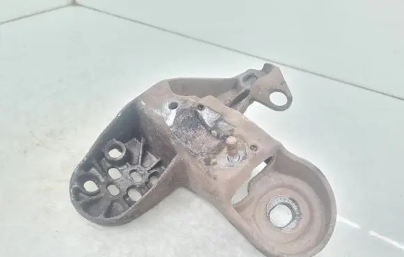 Audi A6 S6 C5 4B Engine mounting bracket 8D0199351H