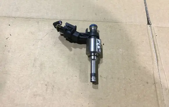 KIA Sportage Fuel injector 353102B110 B1129209