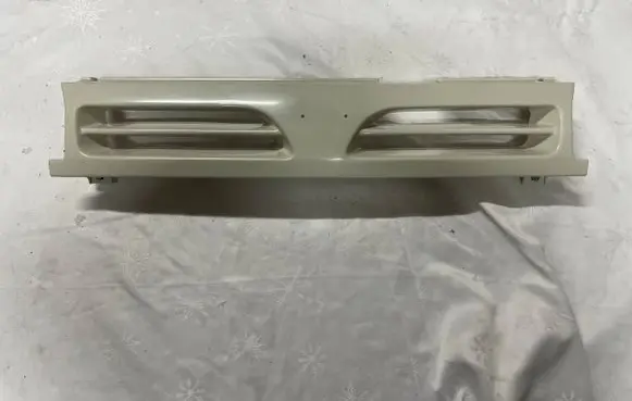 Nissan Primera Front bumper upper radiator grill