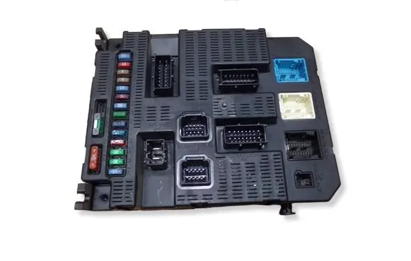 Peugeot 207 Fuse module 9659285380