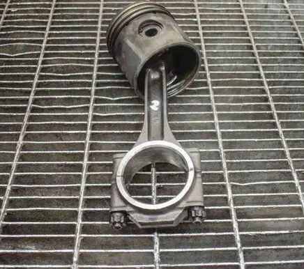 Land Rover Discovery Piston HRC2354 ERR2410
