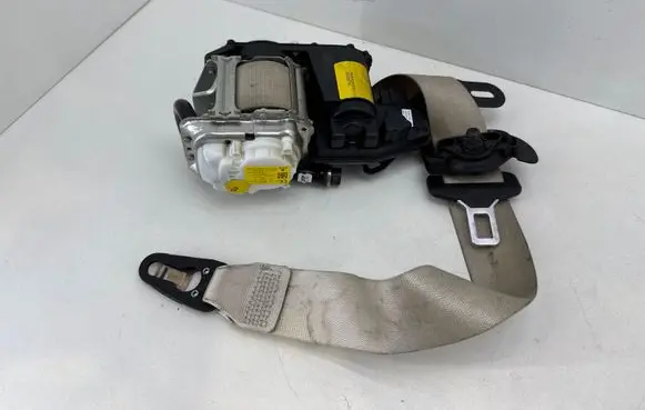 Mercedes-Benz CLS C257 Front seatbelt A2578602700