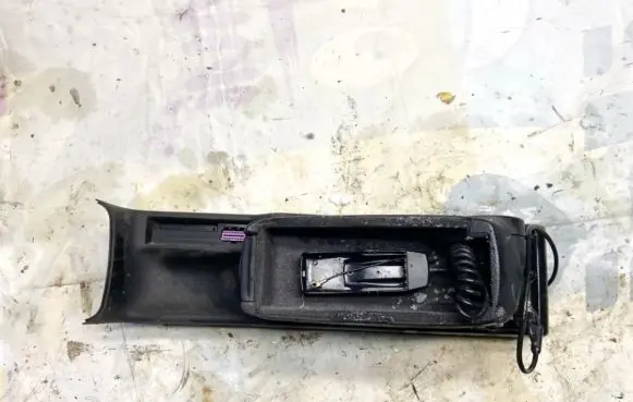 Volkswagen PASSAT B5 Armrest 3b0862533a