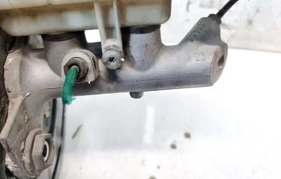 Renault Scenic II - Grand scenic II Master brake cylinder