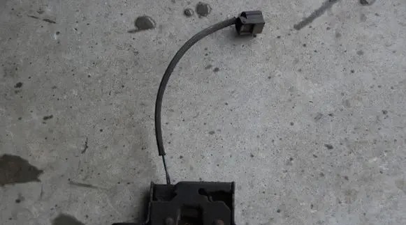 Renault Master III Engine bonnet/hood lock/catch 125KM