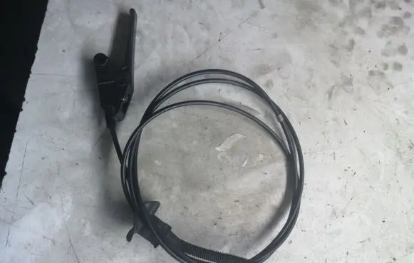 Peugeot 407 Engine bonnet (hood) release handle