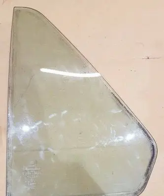 Volkswagen Jetta I Rear vent window glass 173845215A