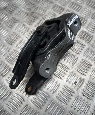 Engine mount bracket