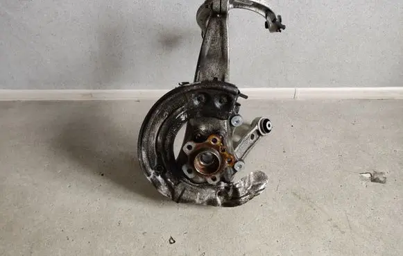 BMW 5 G30 G31 Front wheel hub 6884385 6861181