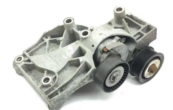 Opel Insignia A A/C compressor mount bracket 55582510 7227555