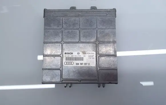 Audi A4 S4 B5 8D Engine control unit/module 8D0907557B 0261203554555
