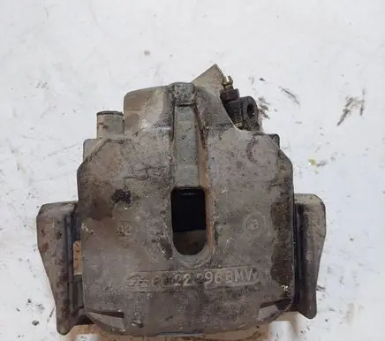 BMW 5 E39 Front brake caliper 6022296