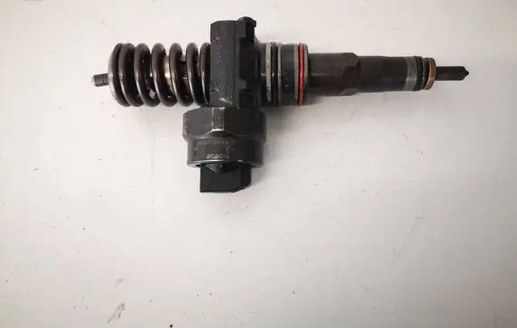 Audi A4 S4 B5 8D Fuel injector 038130073F
