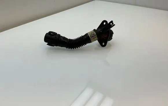 BMW 5 GT F07 Breather/breather pipe/hose 7584128 70356728