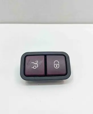 Mercedes-Benz SL R230 Tailgate/boot open switch button A2208211479 2208211479