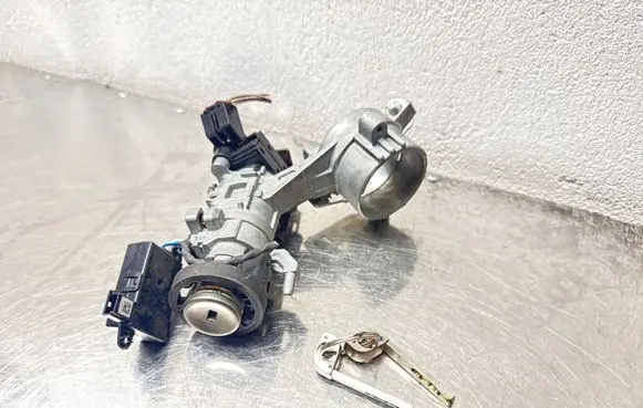 Opel Insignia A Ignition lock 25799293