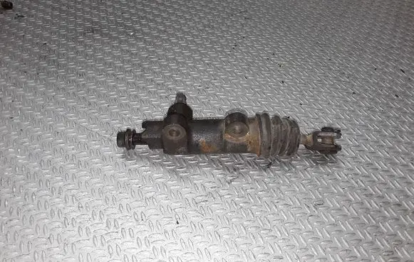 Hyundai Matrix Clutch slave cylinder 