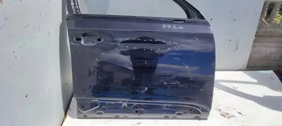 Audi Q7 4M Front door 4M0831052