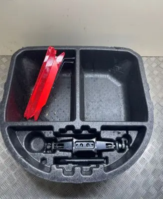 Renault Latitude (L70) Tool box 