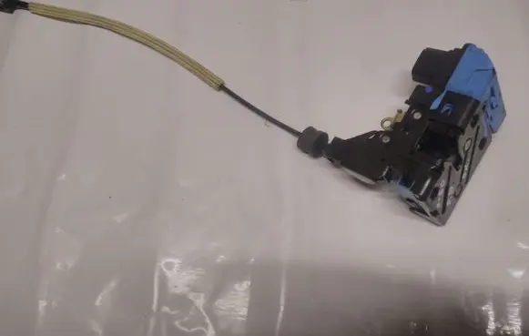 Volvo S60 Front door lock