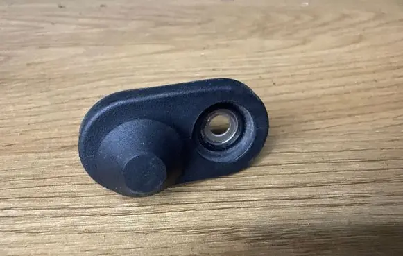 Toyota Avensis T250 Rear door sensor