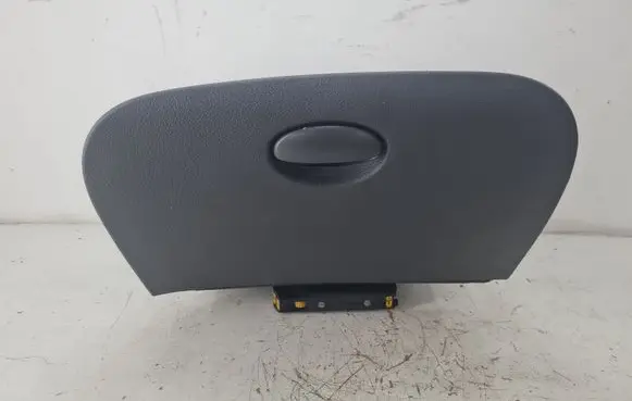 Glove box