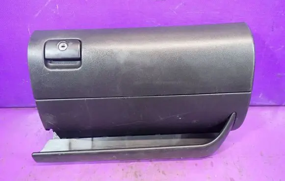 Seat Leon (1M) Glove box