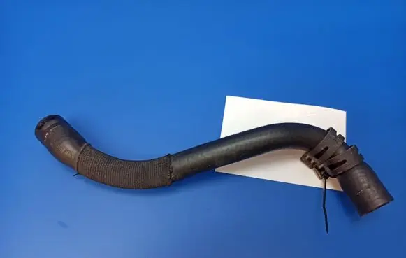 Mercedes-Benz B W245 Engine coolant pipe/hose A1695010982