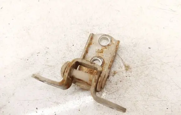 Toyota Avensis Verso Rear door lower hinge