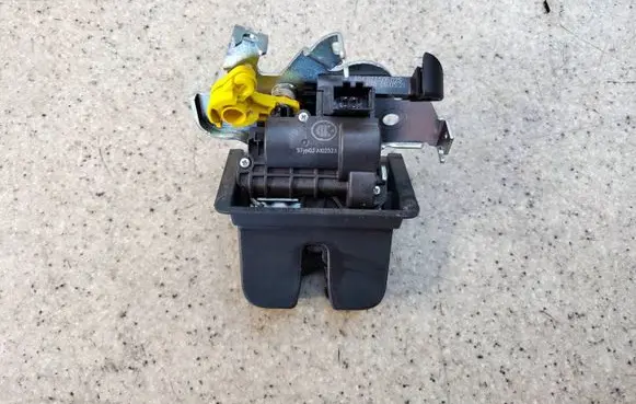 Skoda Octavia Mk4 Tailgate/trunk/boot lock/catch/latch 65482750616 654827506