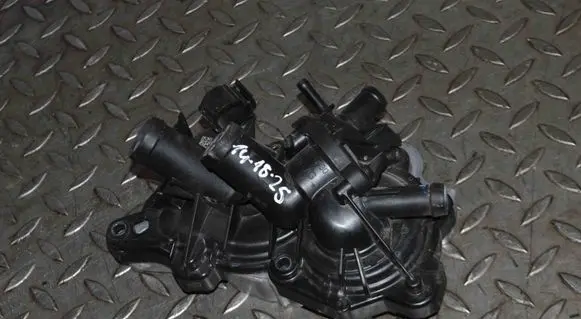 Volkswagen Golf VII Water pump 04E121600BD