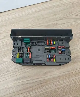 BMW X5 E70 Fuse module 693169003 B010107400 518966010B
