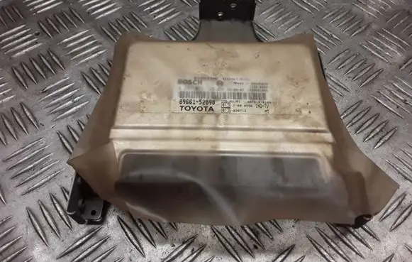 Toyota Yaris Engine control unit/module 8966152890 0281011126 1039S01805