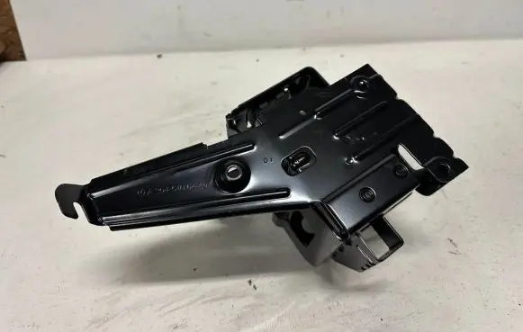 Mercedes-Benz C W204 Battery bracket A2045400440