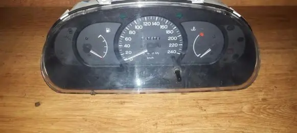 Mitsubishi Lancer Speedometer (instrument cluster) mr168064 777850