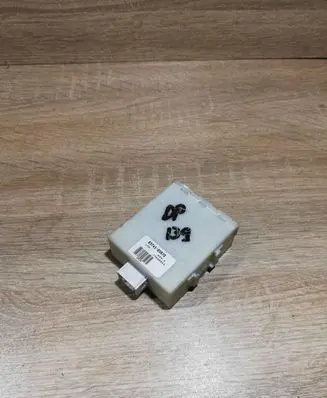 Toyota Avensis T250 Door control unit/module 8974105070