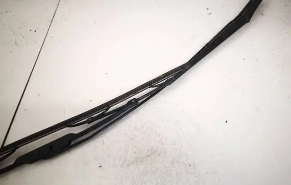 Opel Zafira A Front wiper blade arm 90582557