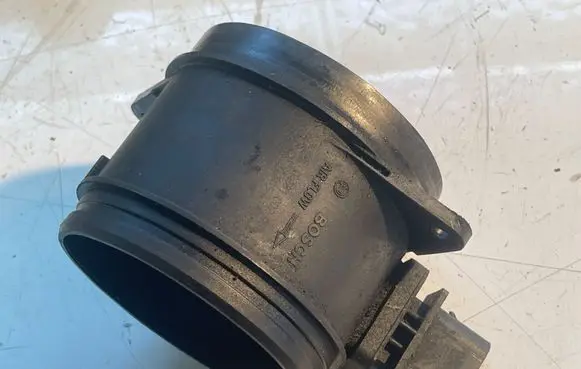 BMW X6 E71 Mass air flow meter 7805415