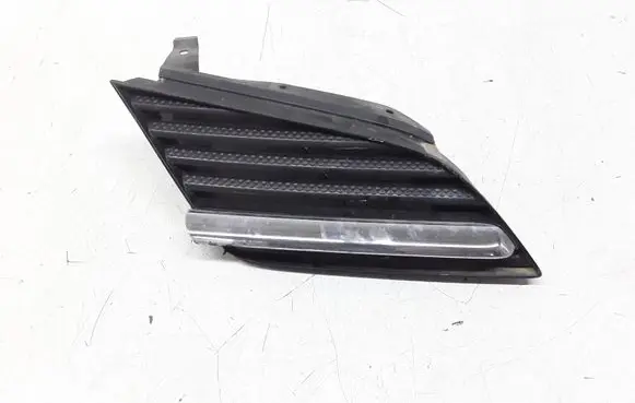 Nissan Primera Front bumper upper radiator grill 62320AU300