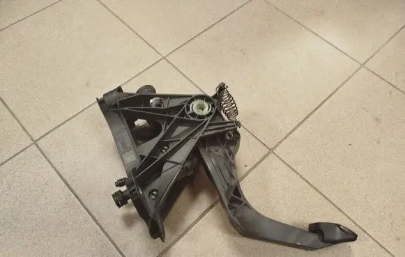 Volkswagen PASSAT B8 Clutch pedal 5Q2721059GH 5Q2721059 762326149146
