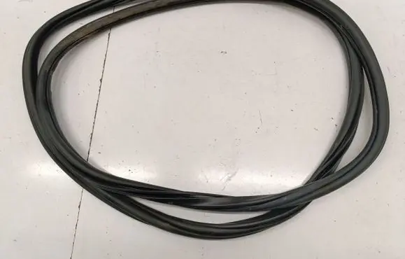 Volkswagen Multivan T7 Front door rubber seal 