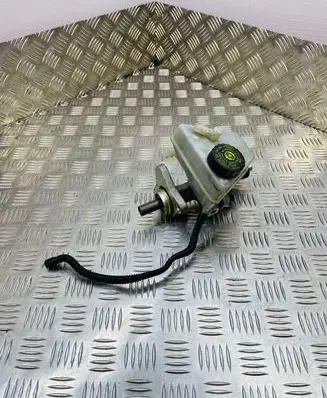Mercedes-Benz C W203 Master brake cylinder A2034300002